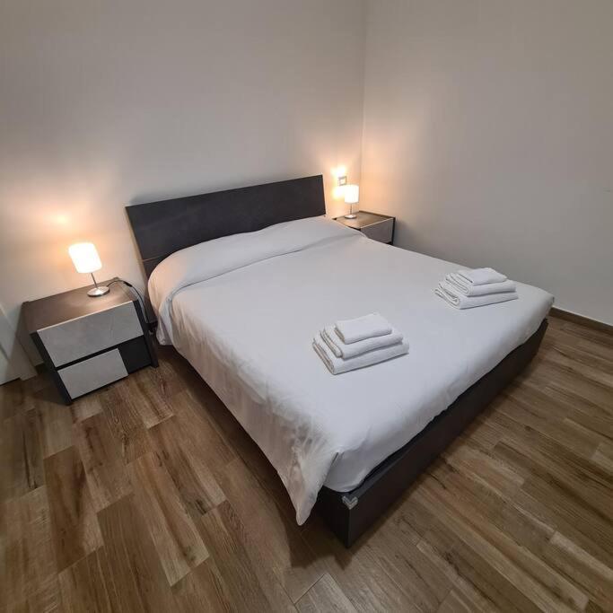 Apartment Garibaldi ปาเวีย ภายนอก รูปภาพ